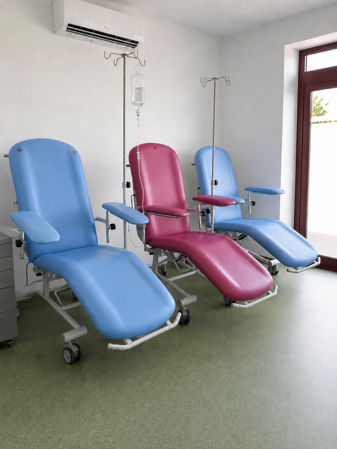 Strefa wlewów dożylnych z fotelami zabiegowymi